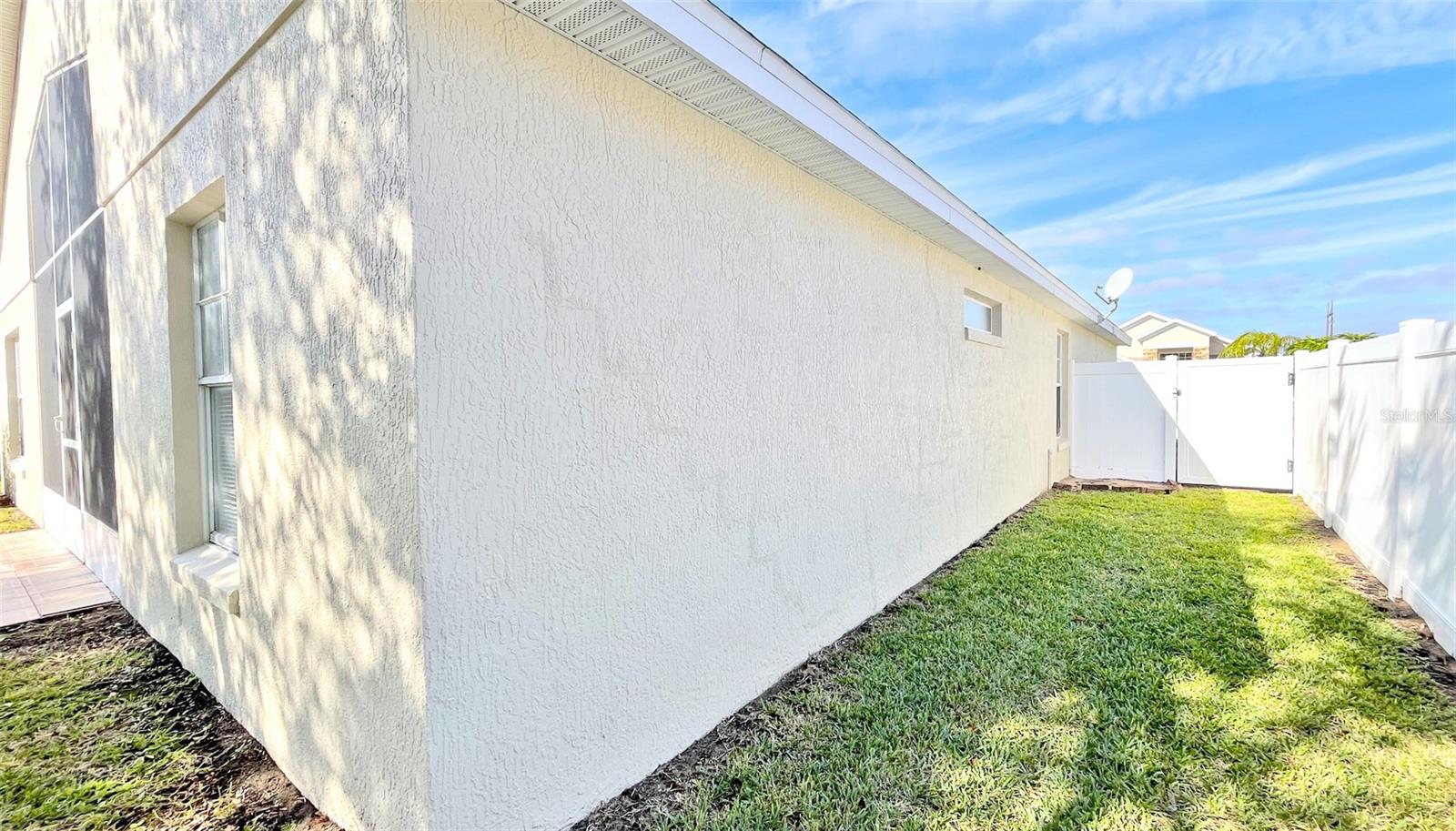 SILVER PALMS - Residential Lease
