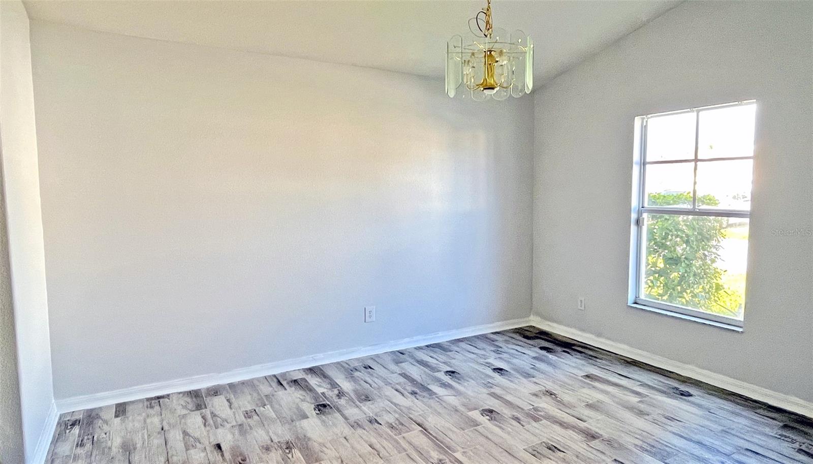 SILVER PALMS - Residential Lease