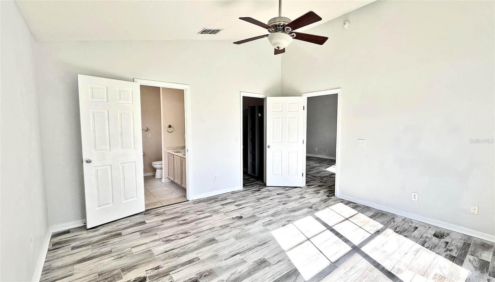 SILVER PALMS - Residential Lease
