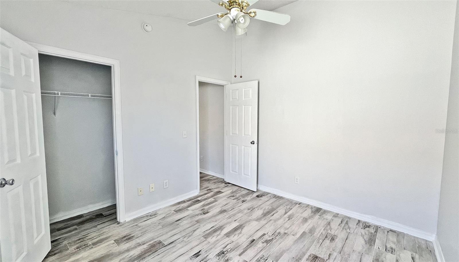 SILVER PALMS - Residential Lease