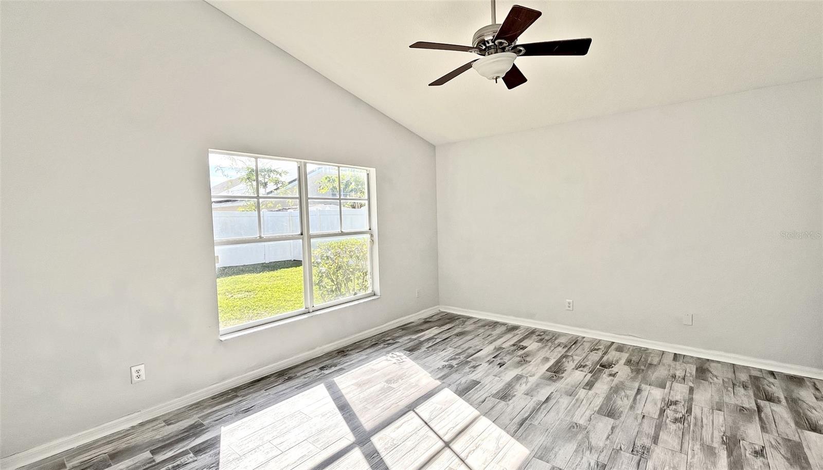 SILVER PALMS - Residential Lease