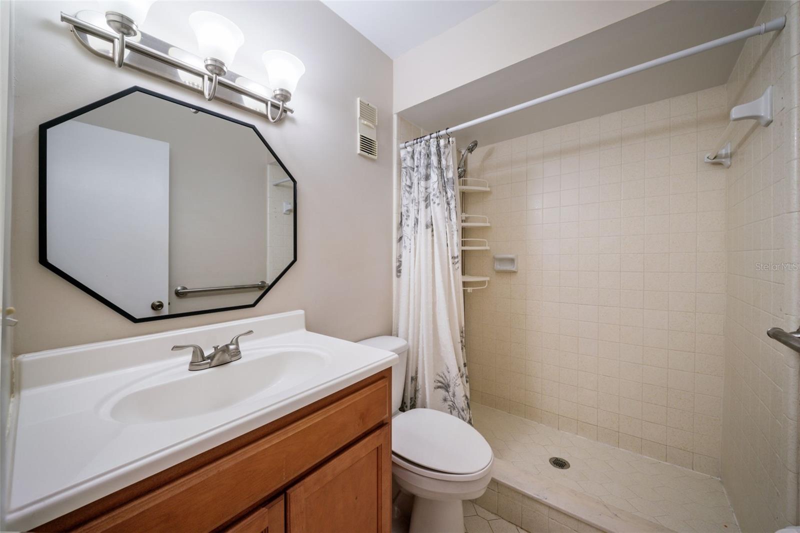 SLEEPY HARBOUR APTS CONDO - Residential