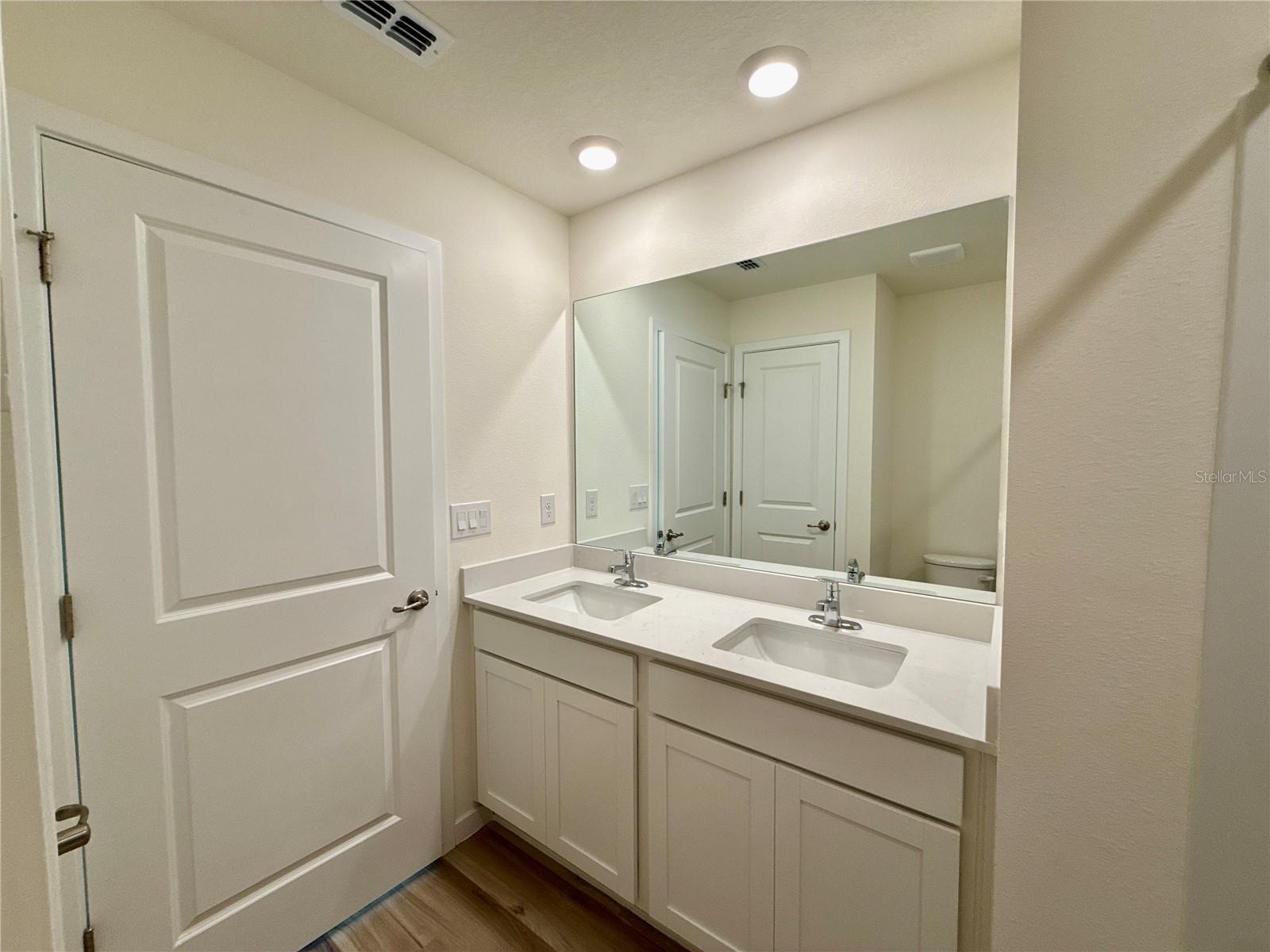 DERBY CREEK - Residential Lease