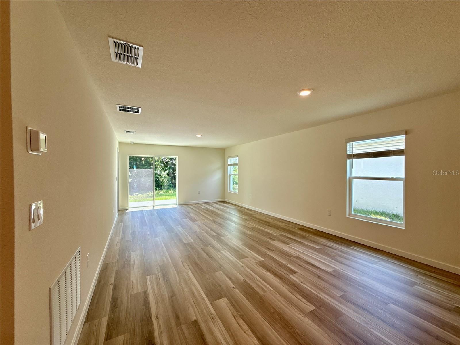 DERBY CREEK - Residential Lease