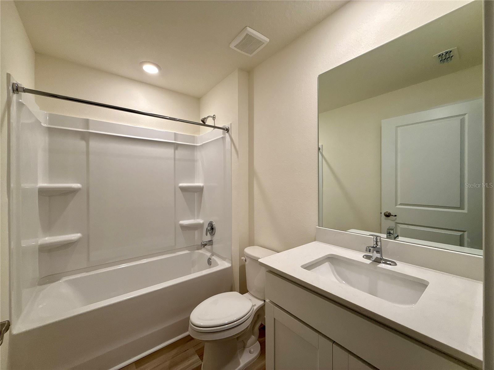 DERBY CREEK - Residential Lease