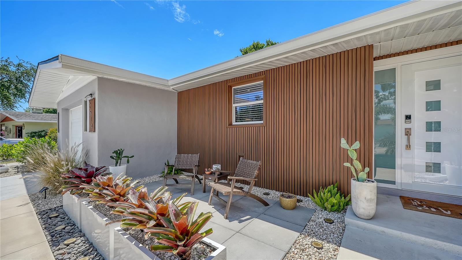 SOUTH GATE MANOR - Residential