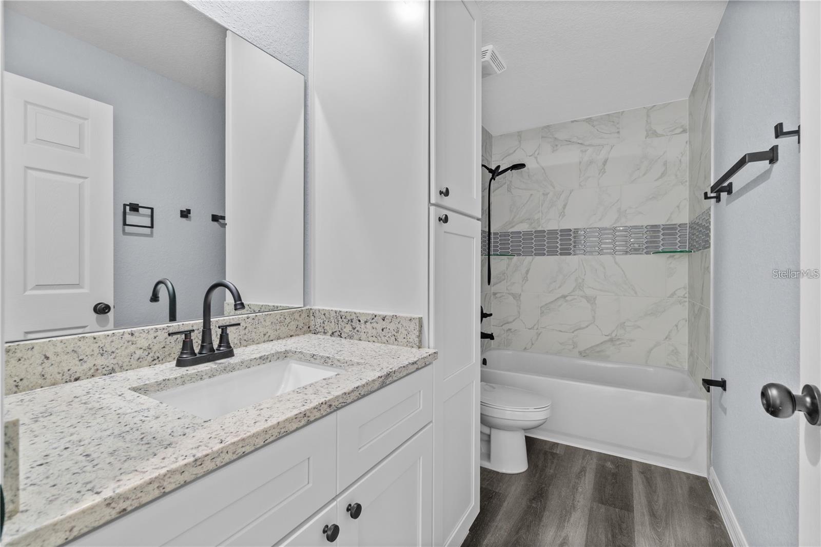 RAINBOW LAKES ESTATE - Residential