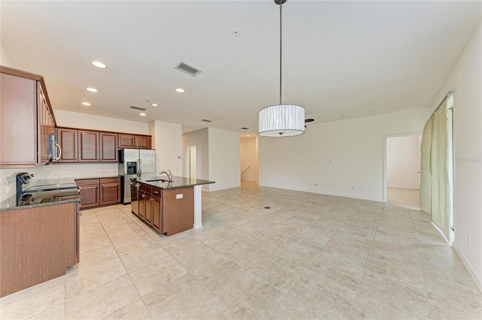 MIRAMAR LAGOONS AT LAKEWOOD RANCH III - Residential Lease