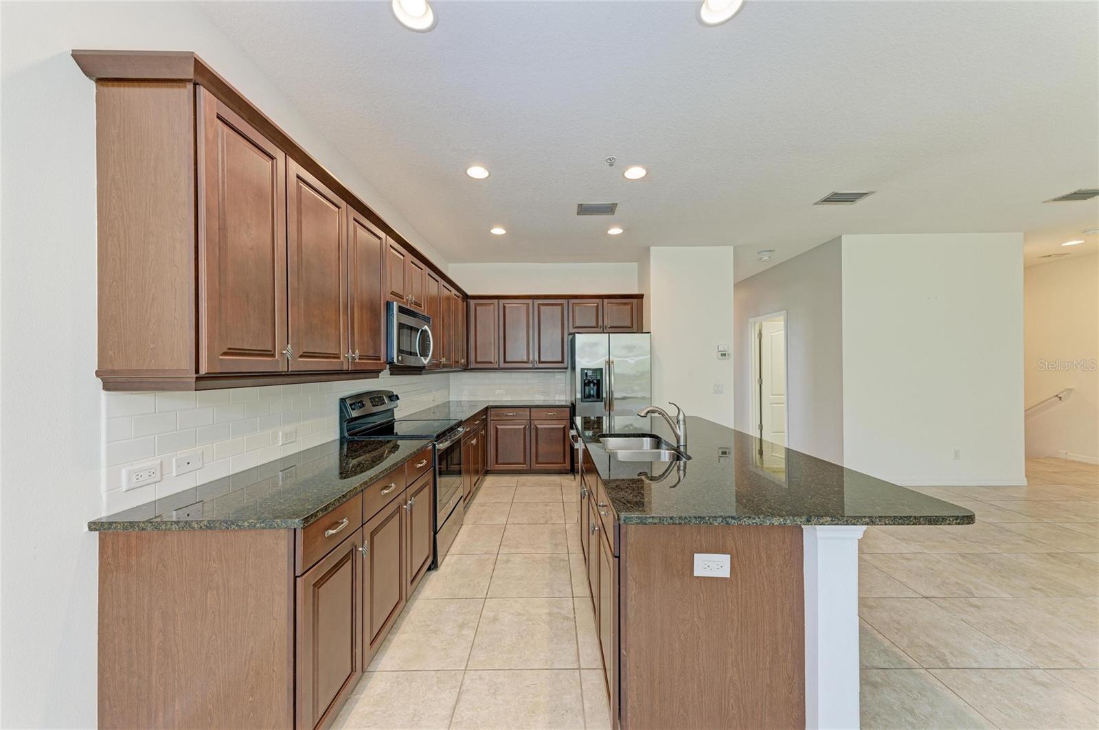 MIRAMAR LAGOONS AT LAKEWOOD RANCH III - Residential Lease
