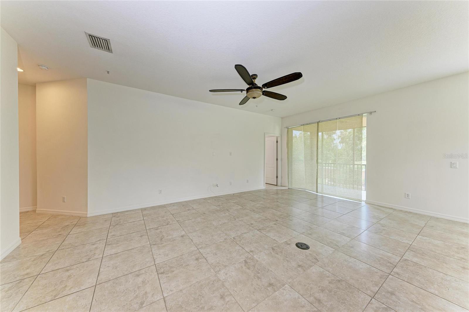 MIRAMAR LAGOONS AT LAKEWOOD RANCH III - Residential Lease