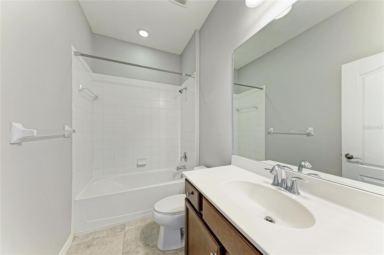 MIRAMAR LAGOONS AT LAKEWOOD RANCH III - Residential Lease