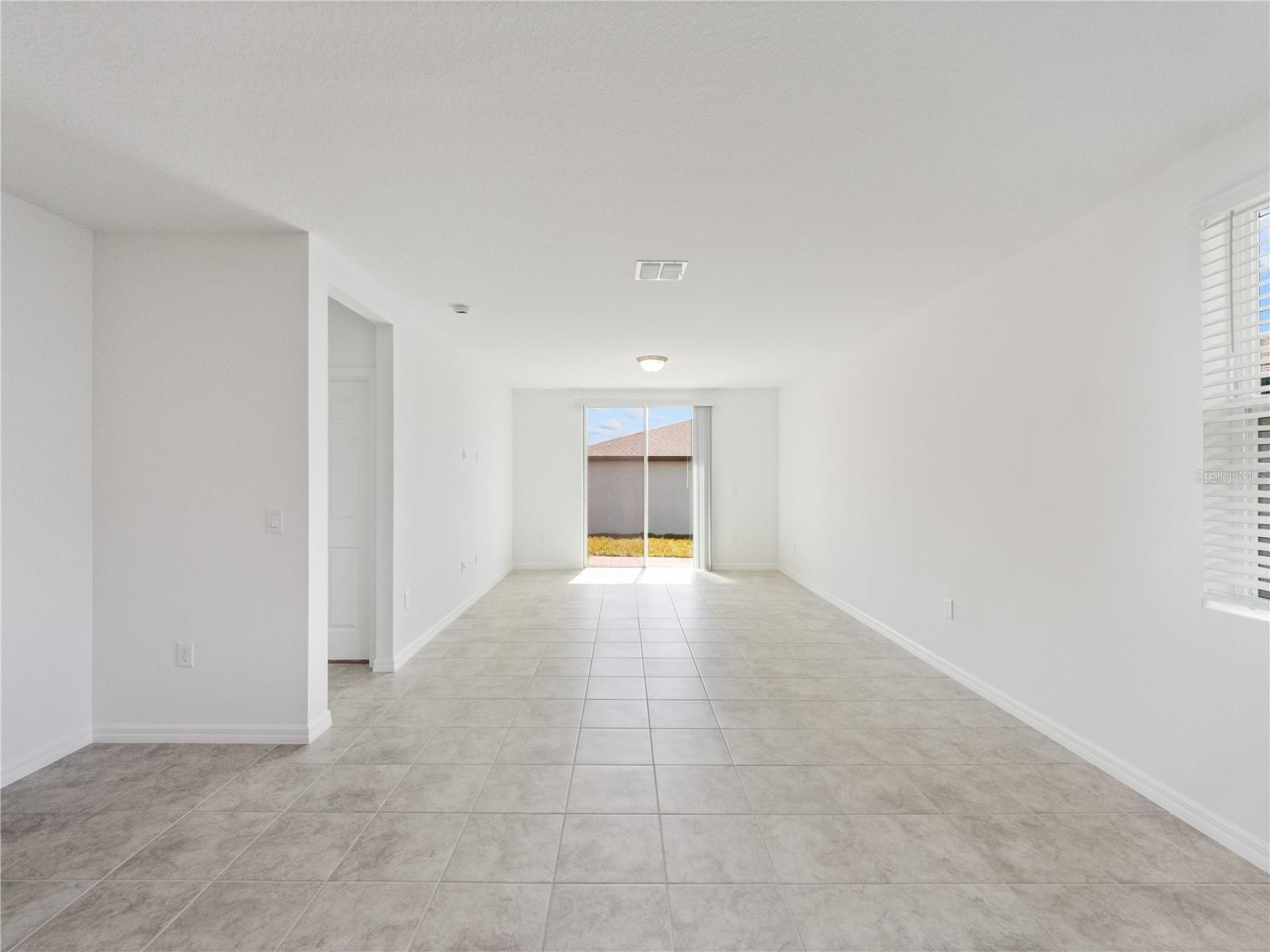DEER RUN AT CROSSWINDS - Residential Lease