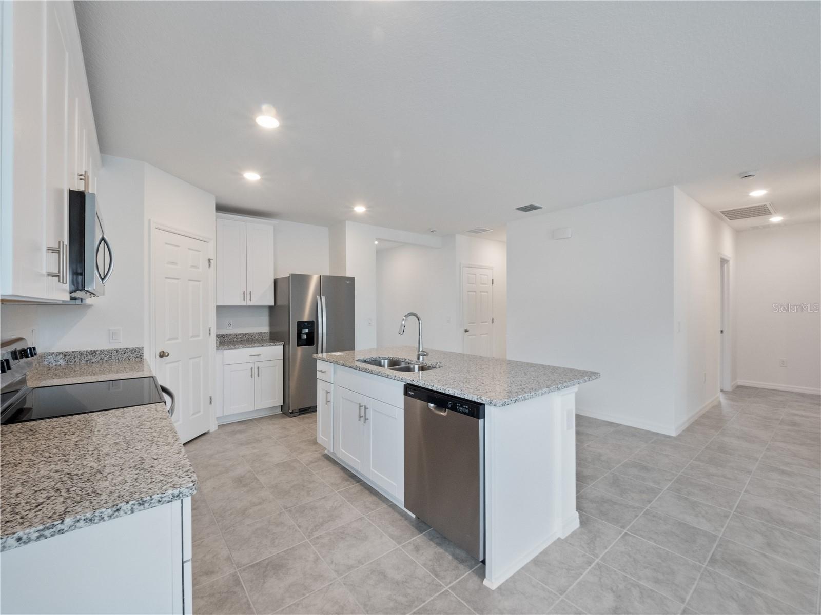 DEER RUN AT CROSSWINDS - Residential Lease