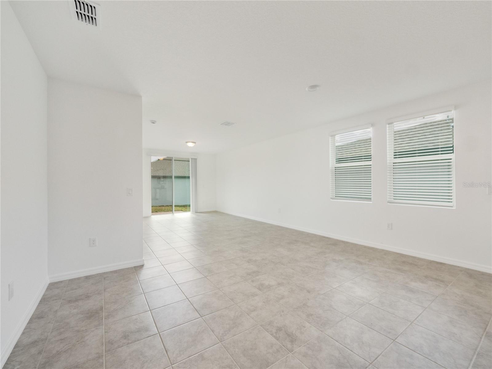 DEER RUN AT CROSSWINDS - Residential Lease