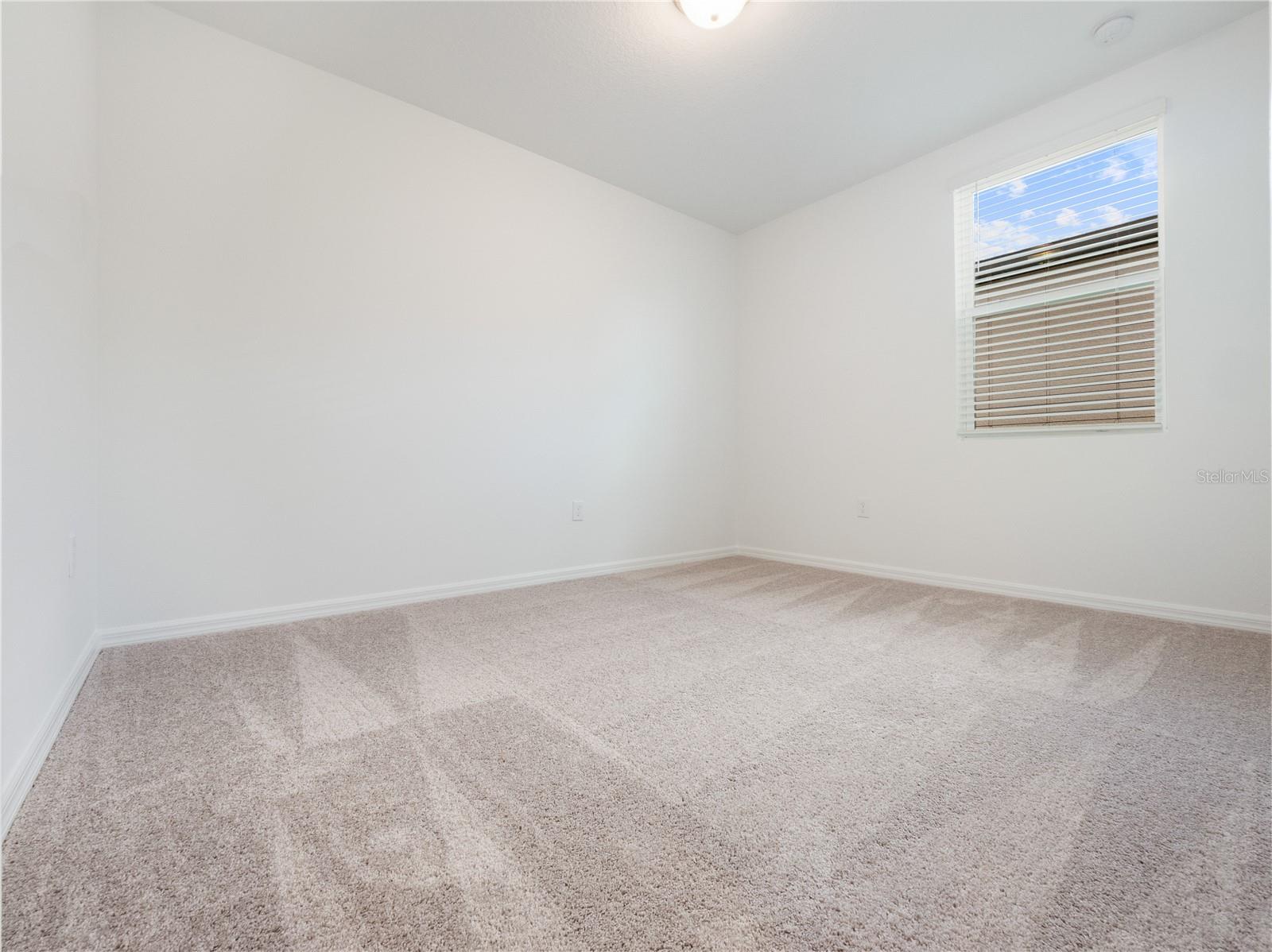 DEER RUN AT CROSSWINDS - Residential Lease