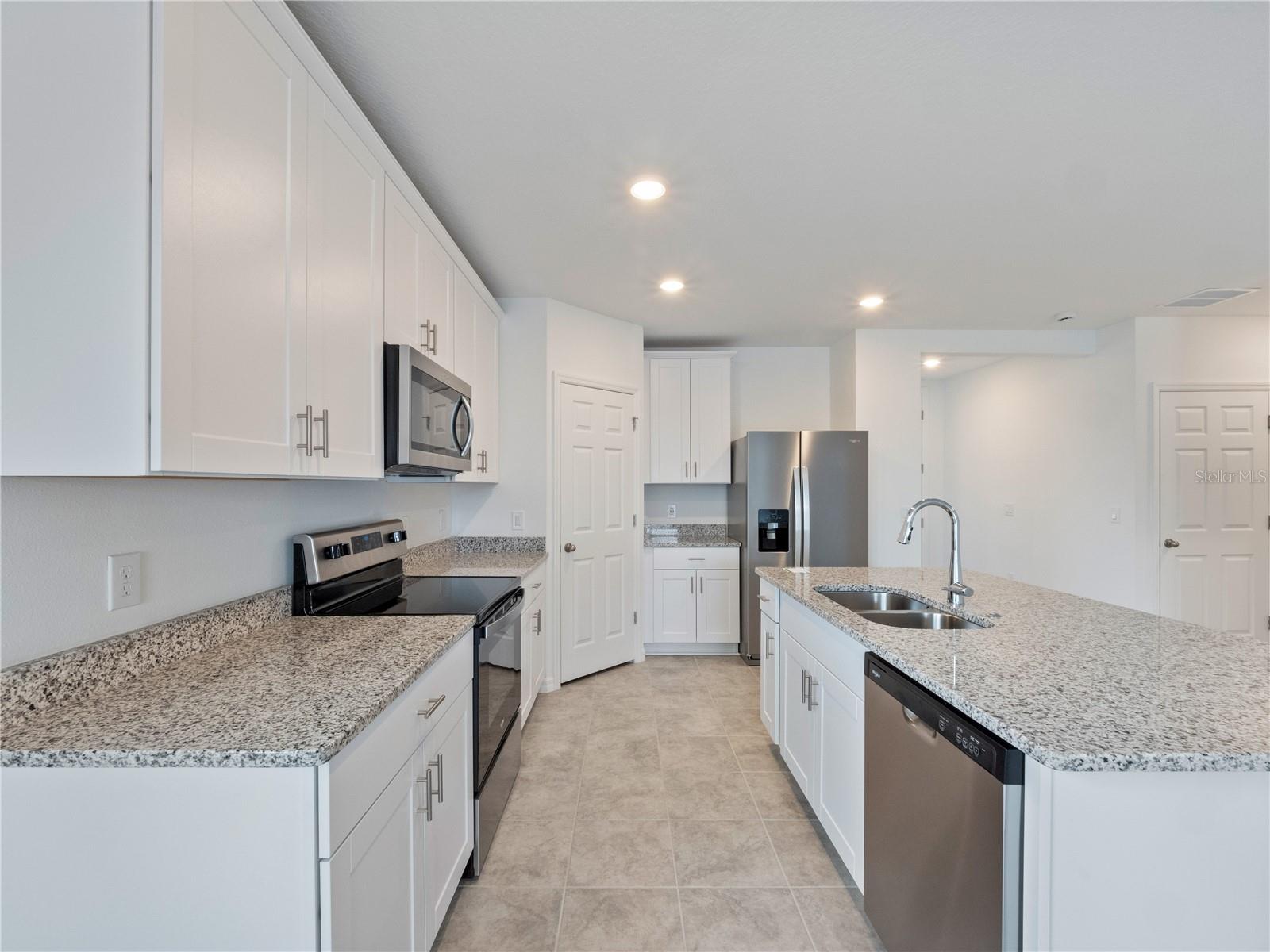 DEER RUN AT CROSSWINDS - Residential Lease