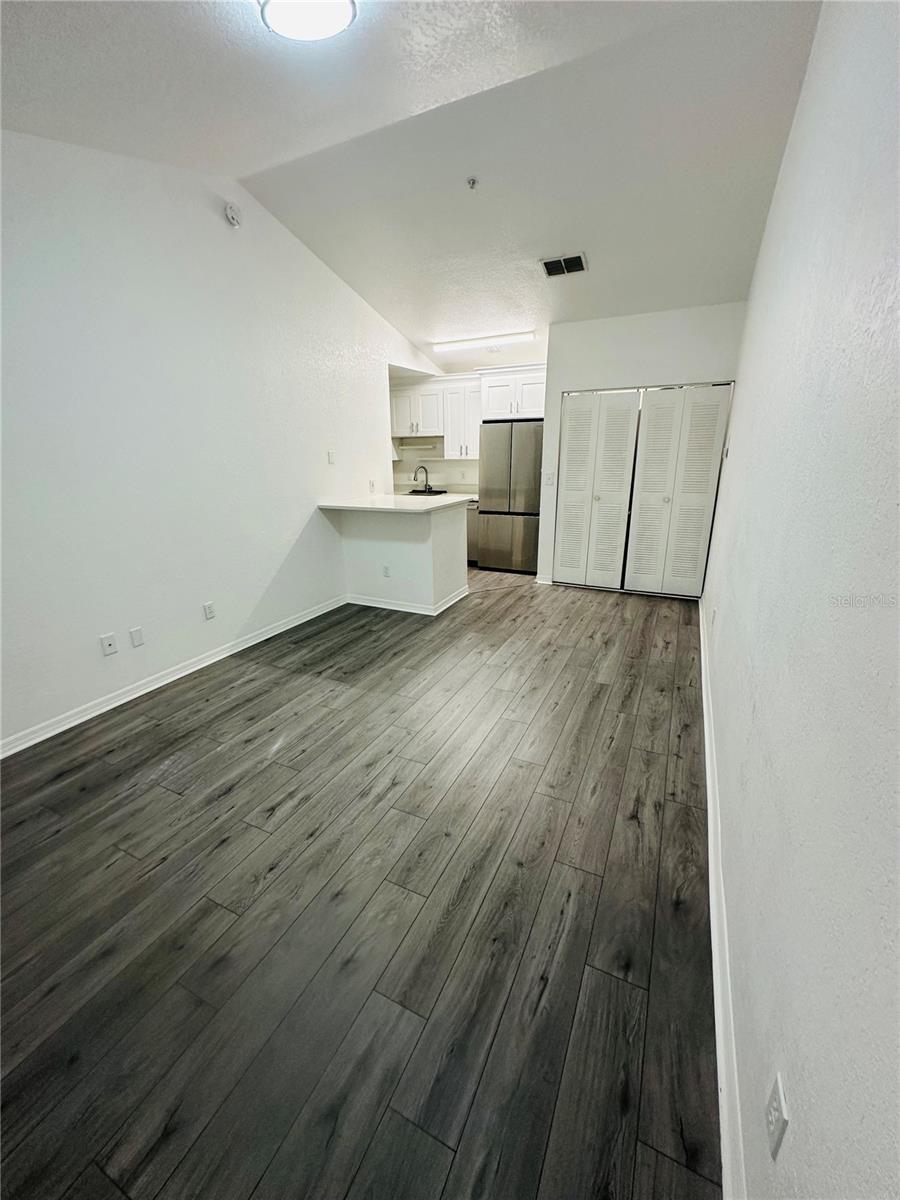 AZUR/METROWEST - Residential Lease