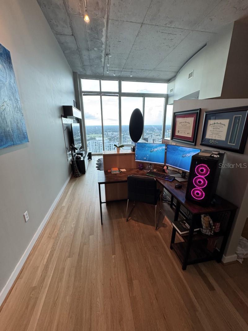 SKYPOINT A CONDO - Residential
