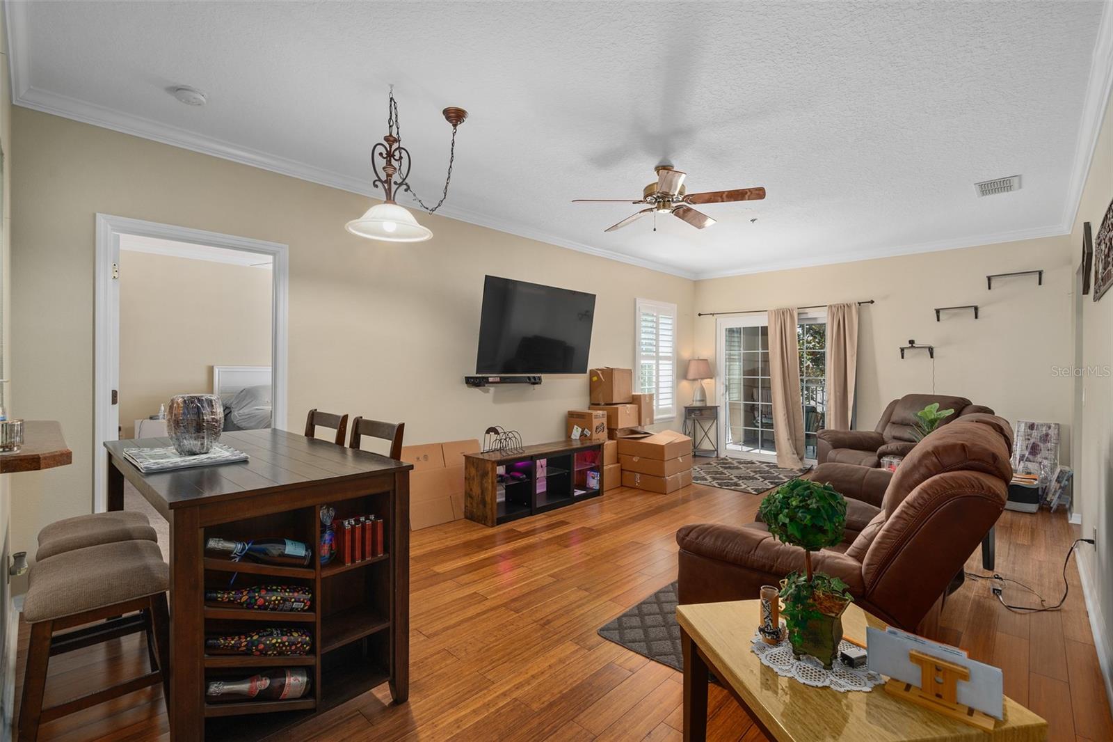 SUMMERGATE CONDO PH 01 5923/0662 - Residential