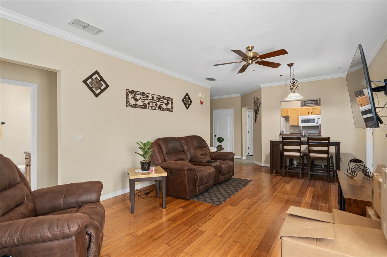 SUMMERGATE CONDO PH 01 5923/0662 - Residential