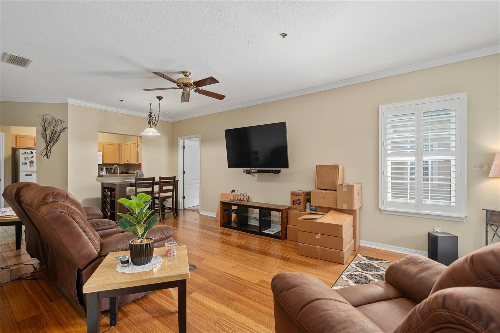 SUMMERGATE CONDO PH 01 5923/0662 - Residential