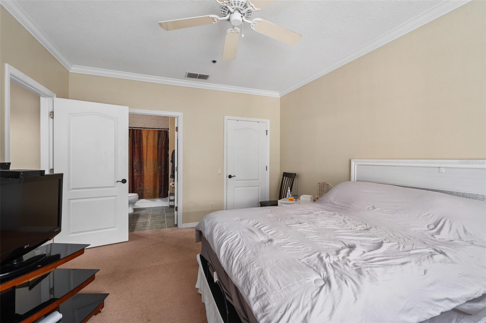 SUMMERGATE CONDO PH 01 5923/0662 - Residential