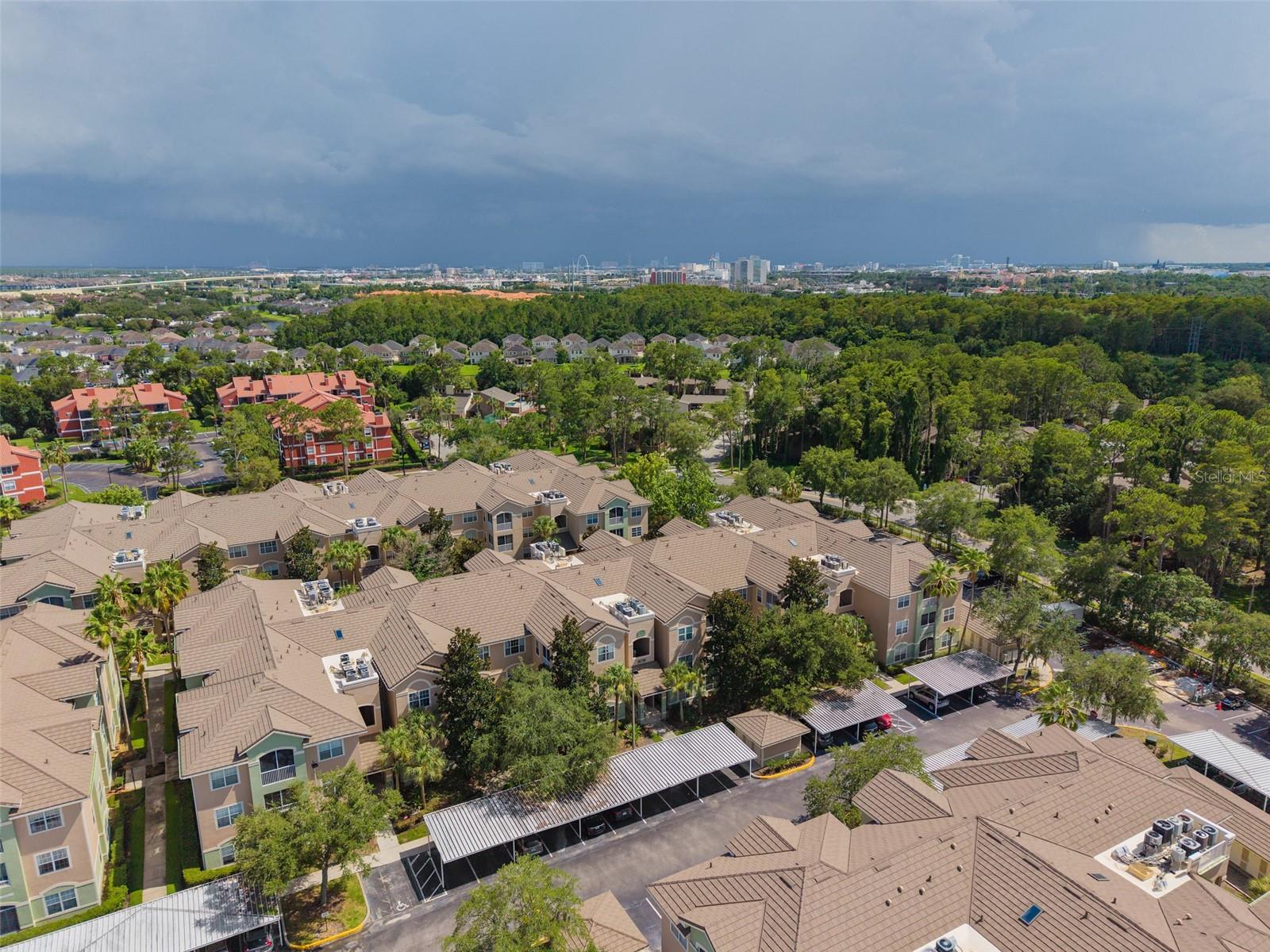 SUMMERGATE CONDO PH 01 5923/0662 - Residential