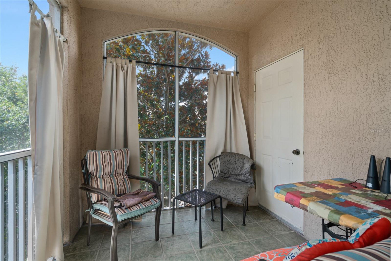 SUMMERGATE CONDO PH 01 5923/0662 - Residential