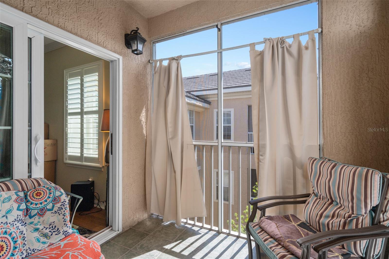 SUMMERGATE CONDO PH 01 5923/0662 - Residential