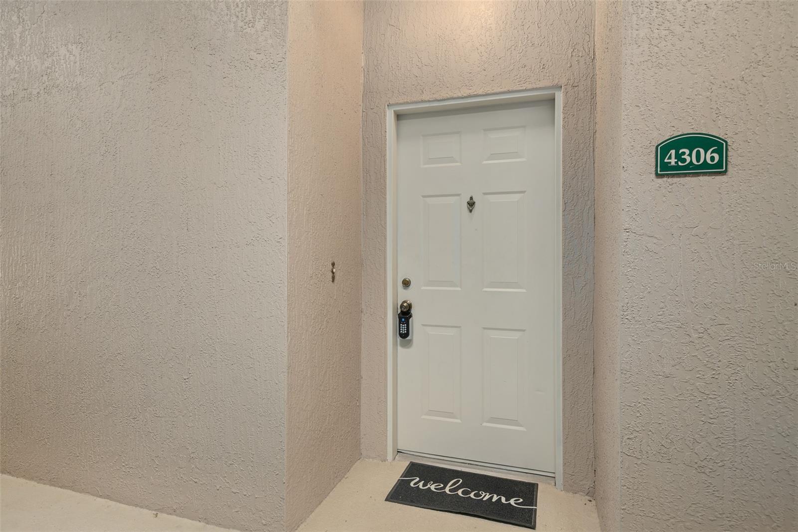 SUMMERGATE CONDO PH 01 5923/0662 - Residential