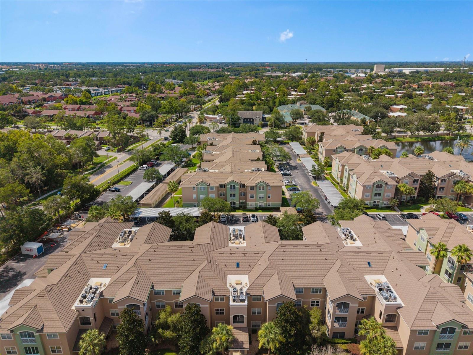 SUMMERGATE CONDO PH 01 5923/0662 - Residential