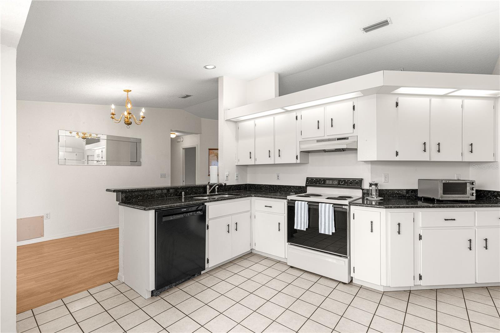 OAK RUN NBRHD 12 - Residential Lease