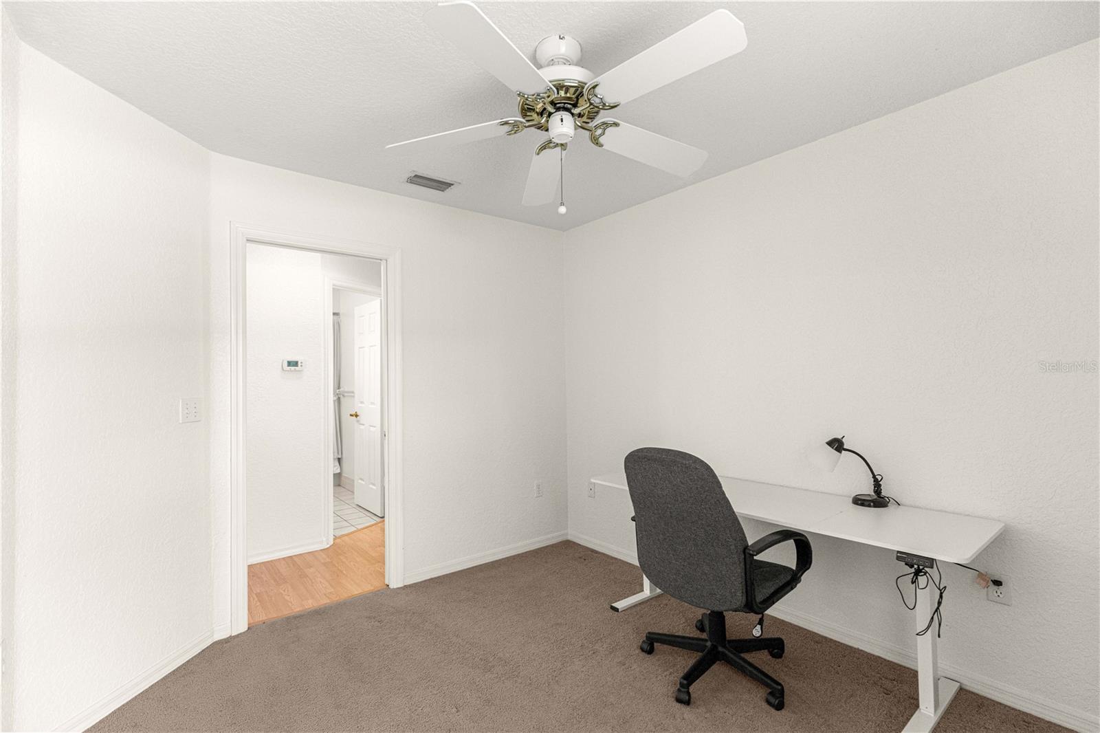 OAK RUN NBRHD 12 - Residential Lease