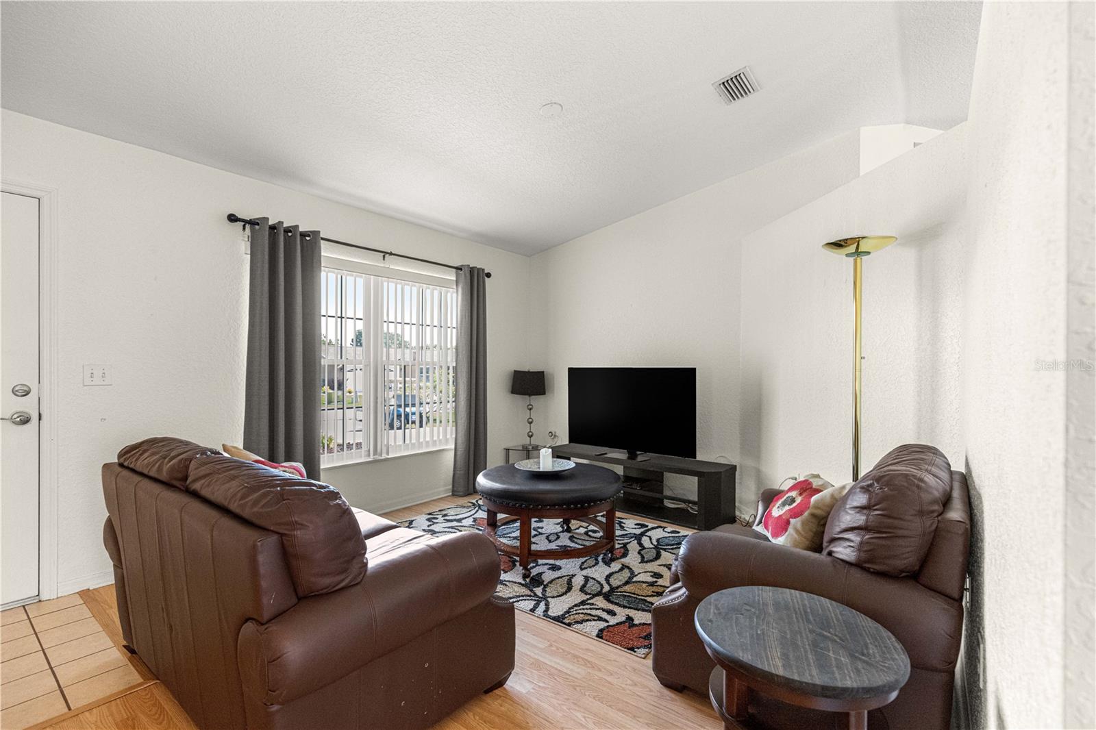 OAK RUN NBRHD 12 - Residential Lease