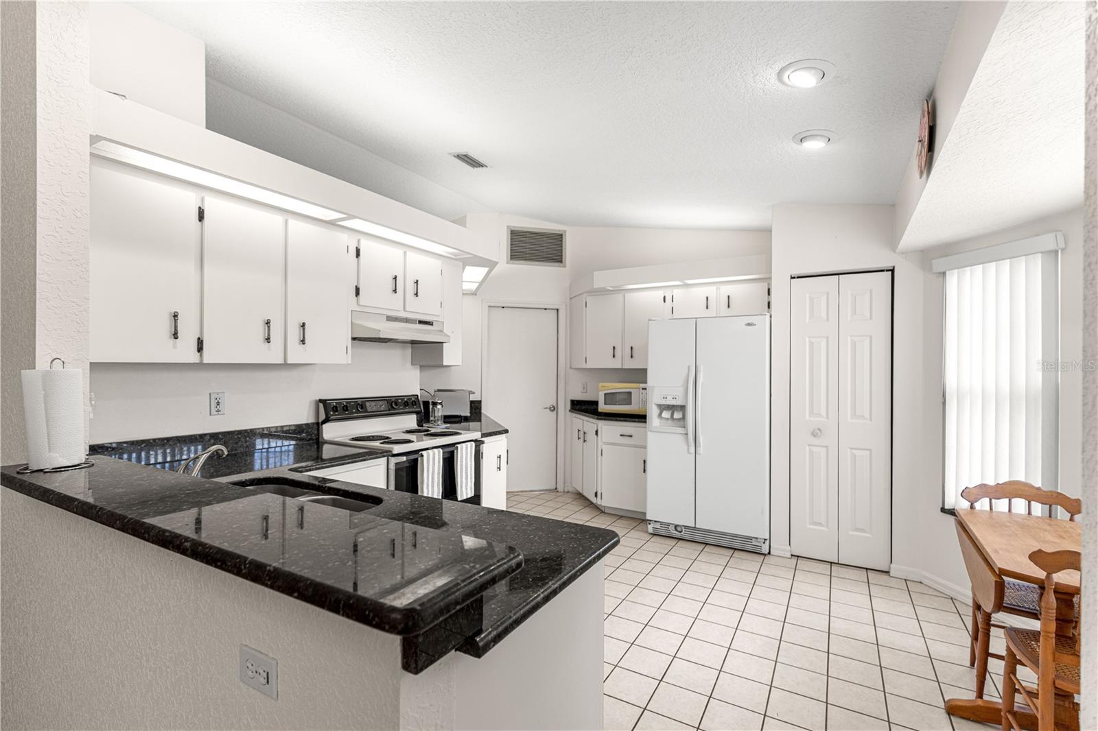 OAK RUN NBRHD 12 - Residential Lease