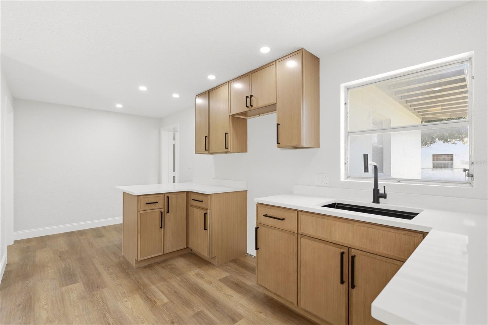 TRIANGLE ACRES - Residential
