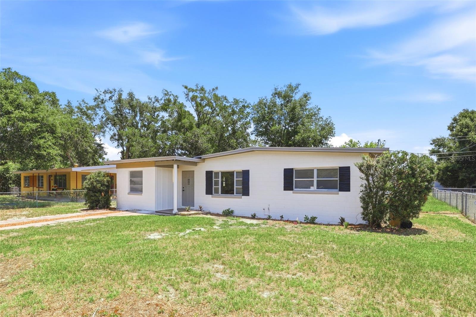 TRIANGLE ACRES - Residential