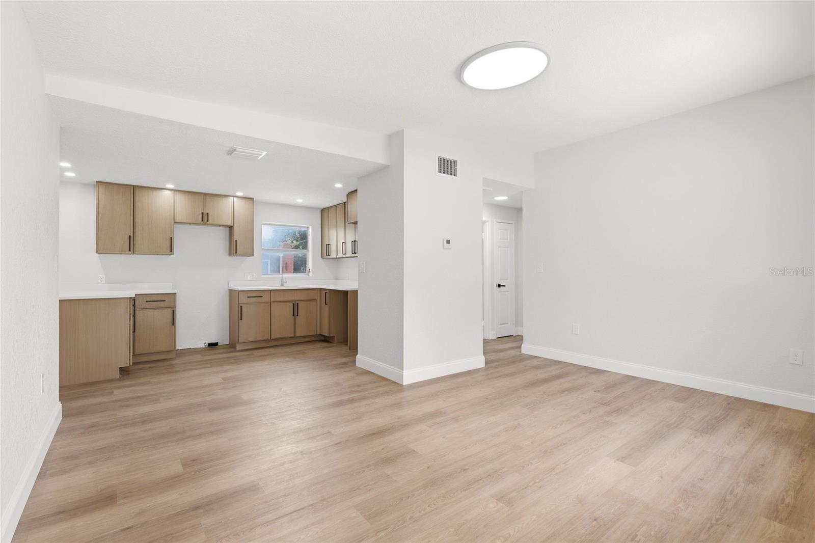 TRIANGLE ACRES - Residential