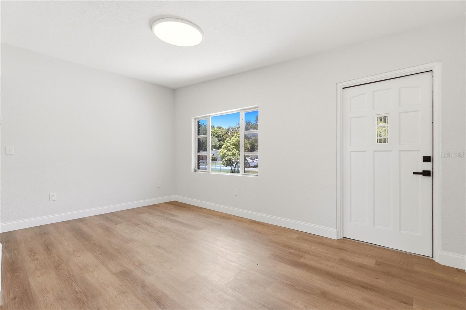TRIANGLE ACRES - Residential