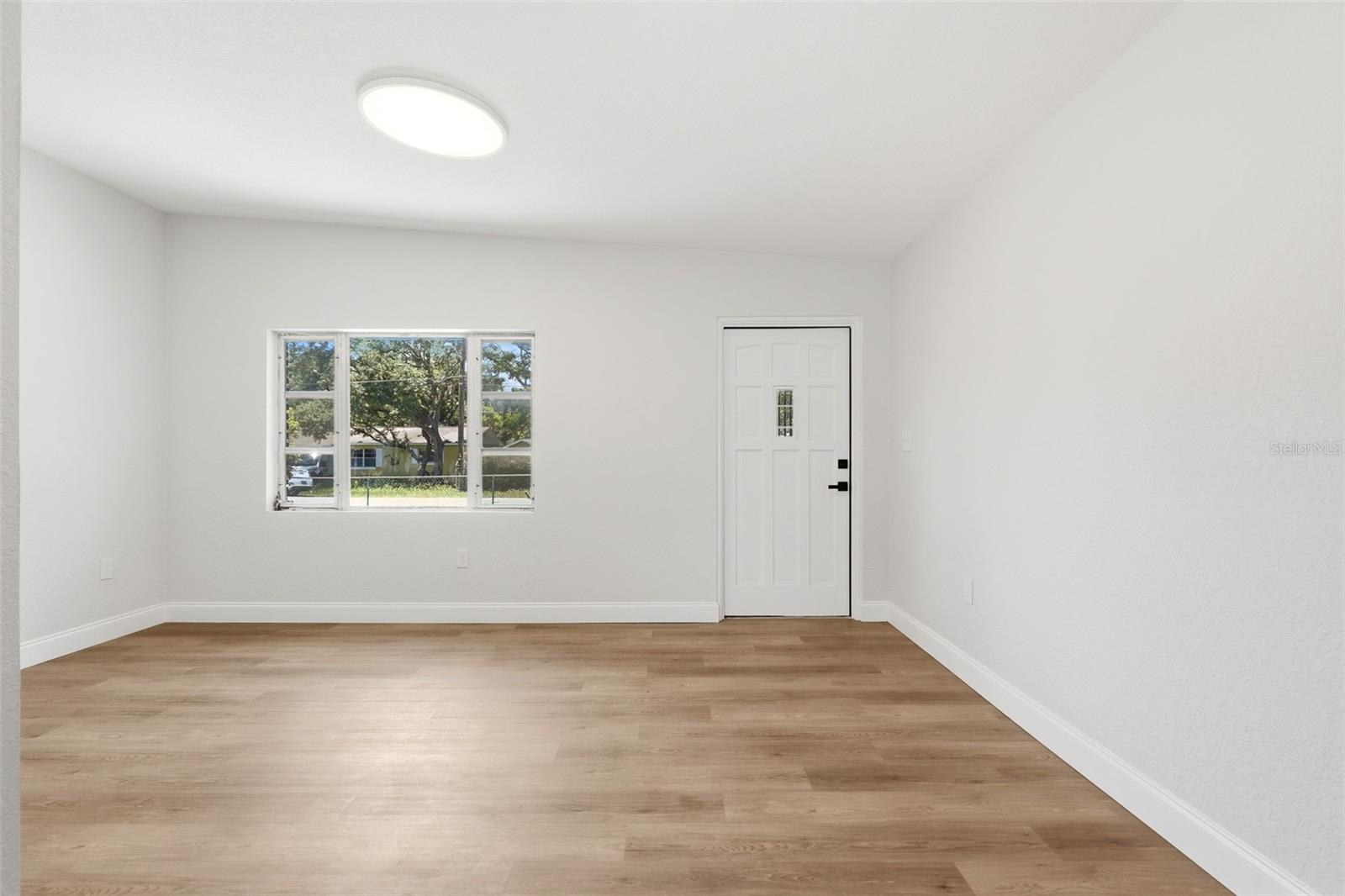 TRIANGLE ACRES - Residential