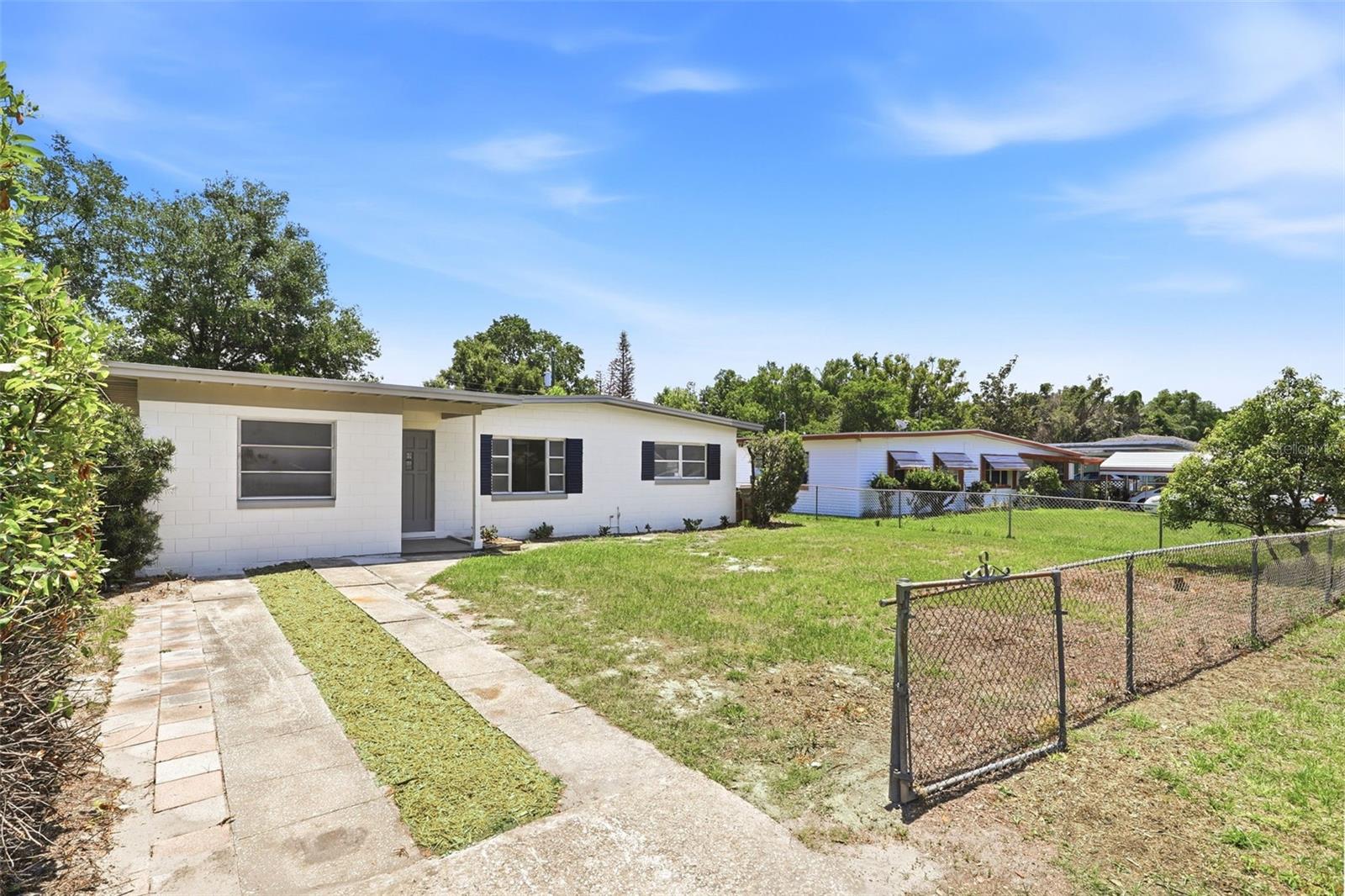 TRIANGLE ACRES - Residential