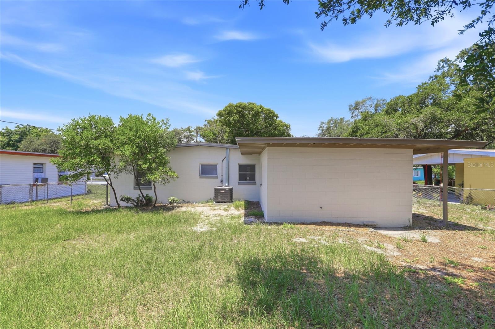 TRIANGLE ACRES - Residential