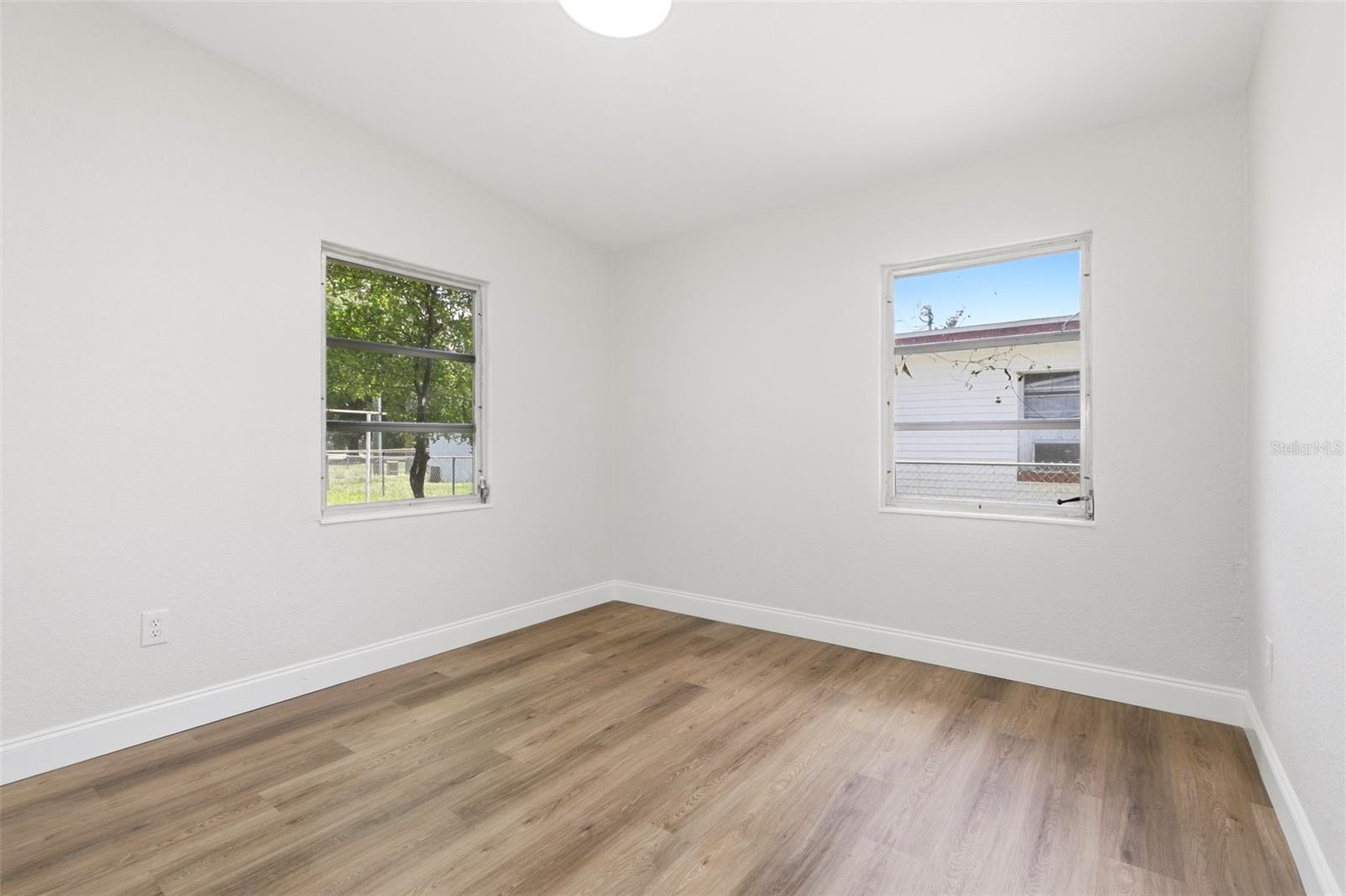 TRIANGLE ACRES - Residential