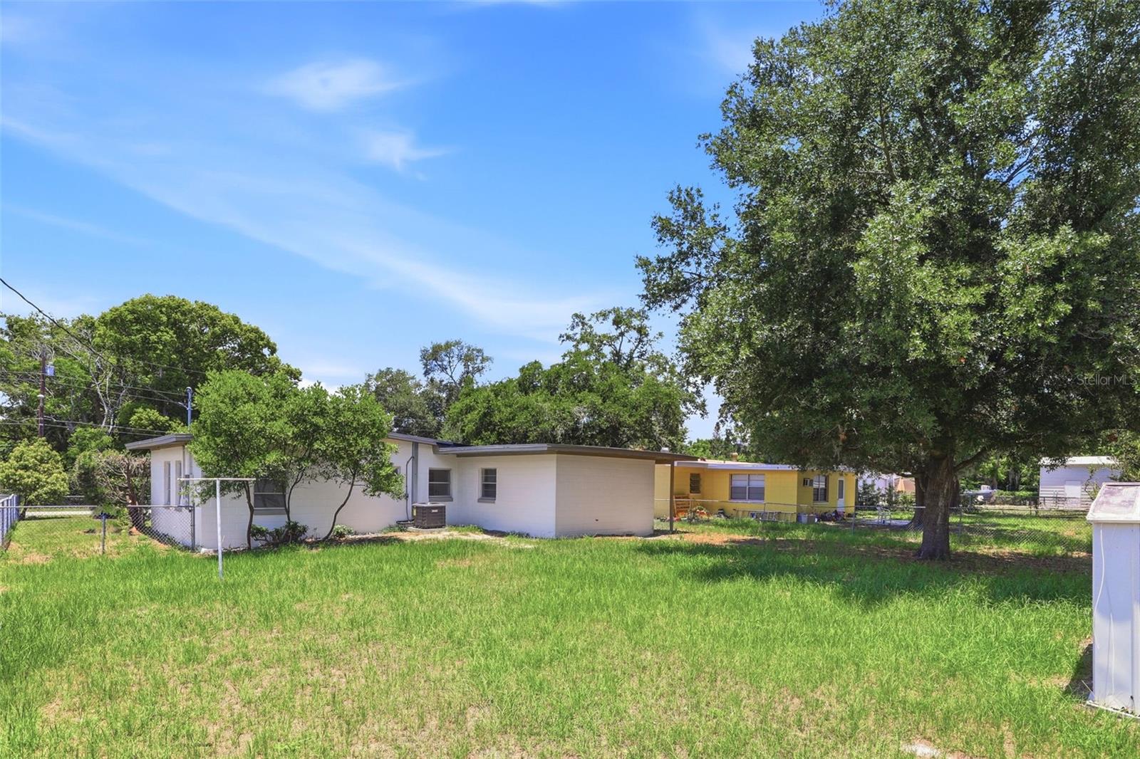 TRIANGLE ACRES - Residential