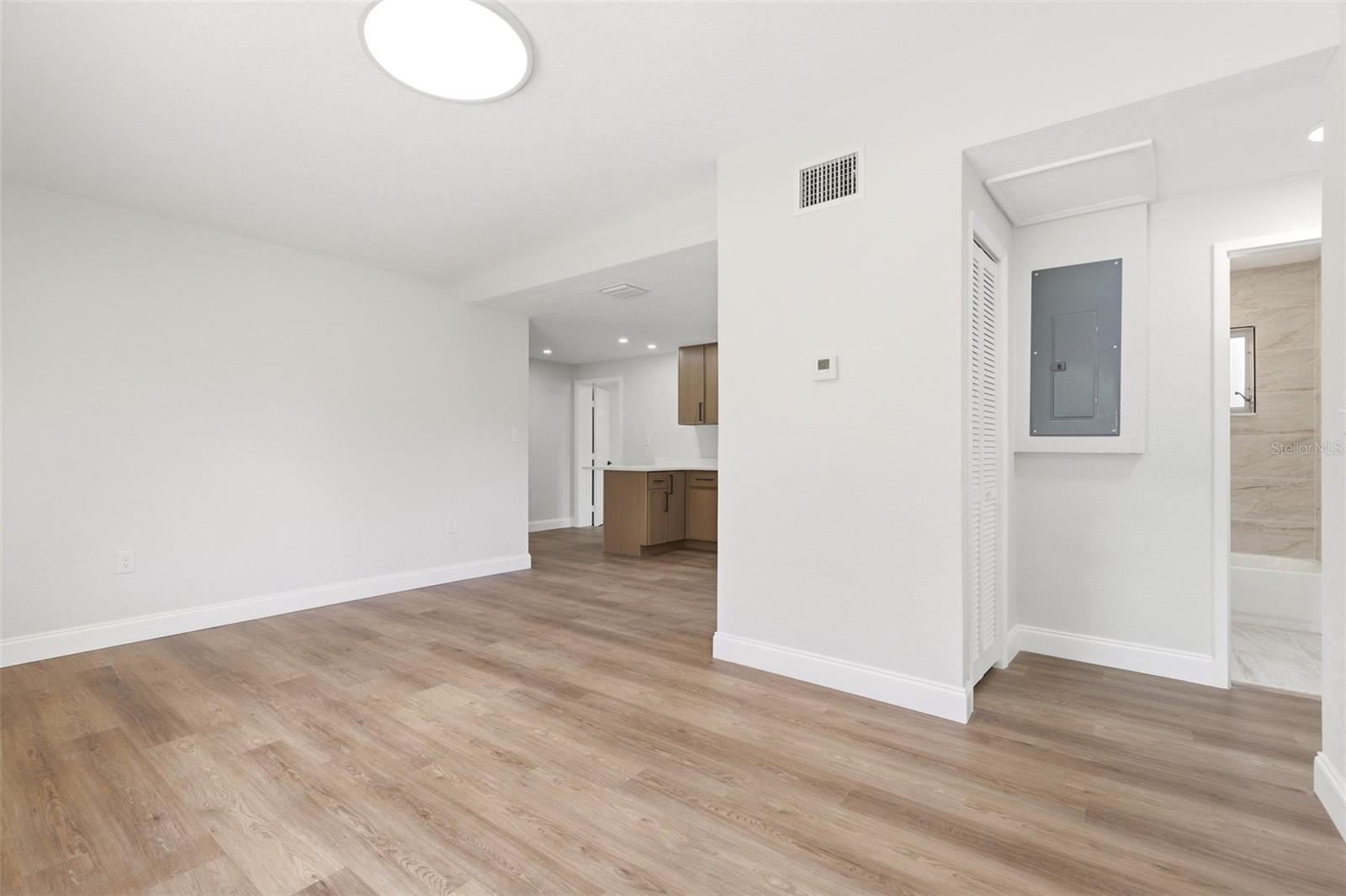 TRIANGLE ACRES - Residential