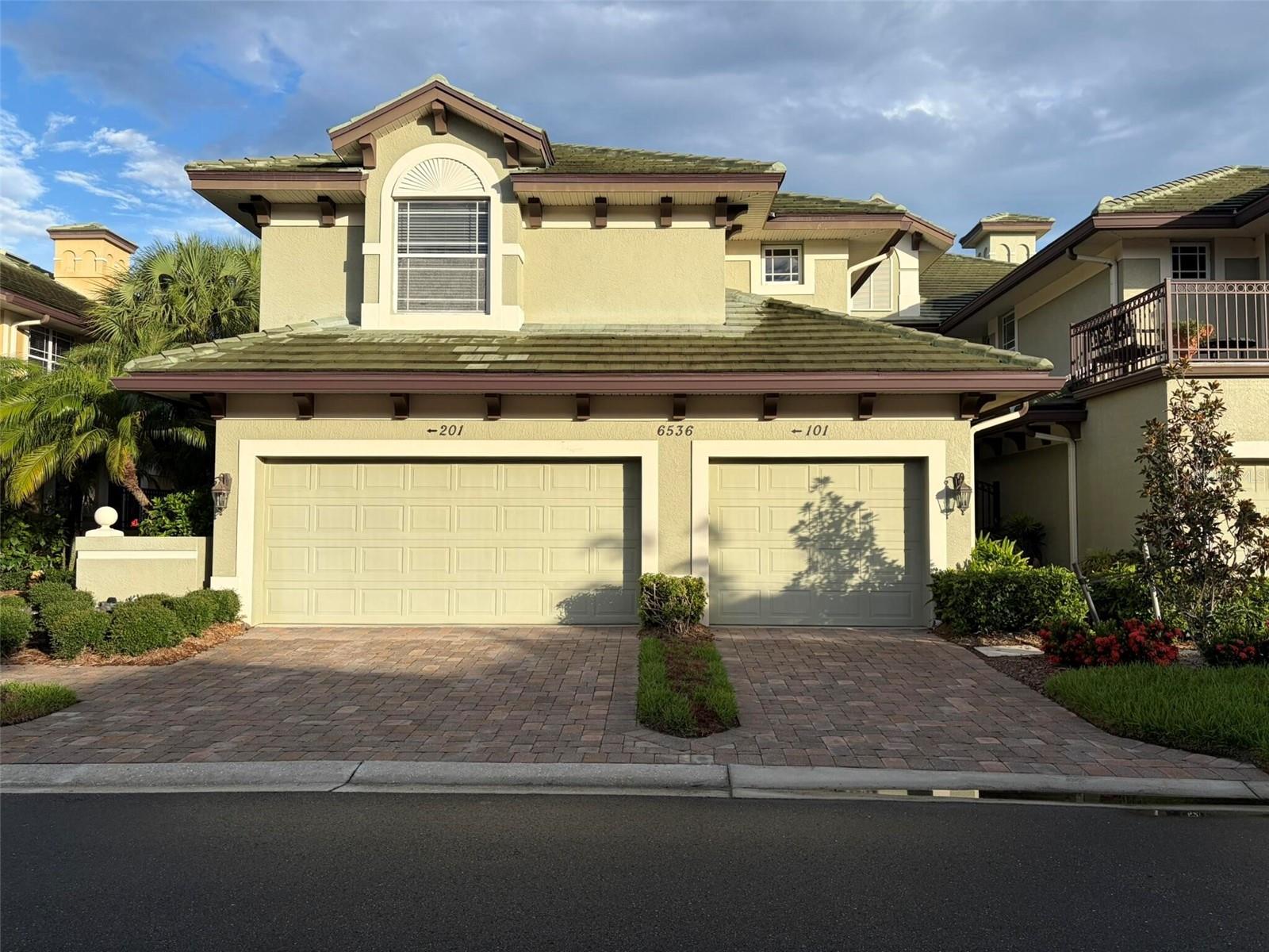 THE MOORINGS AT EDGEWATER - Residential