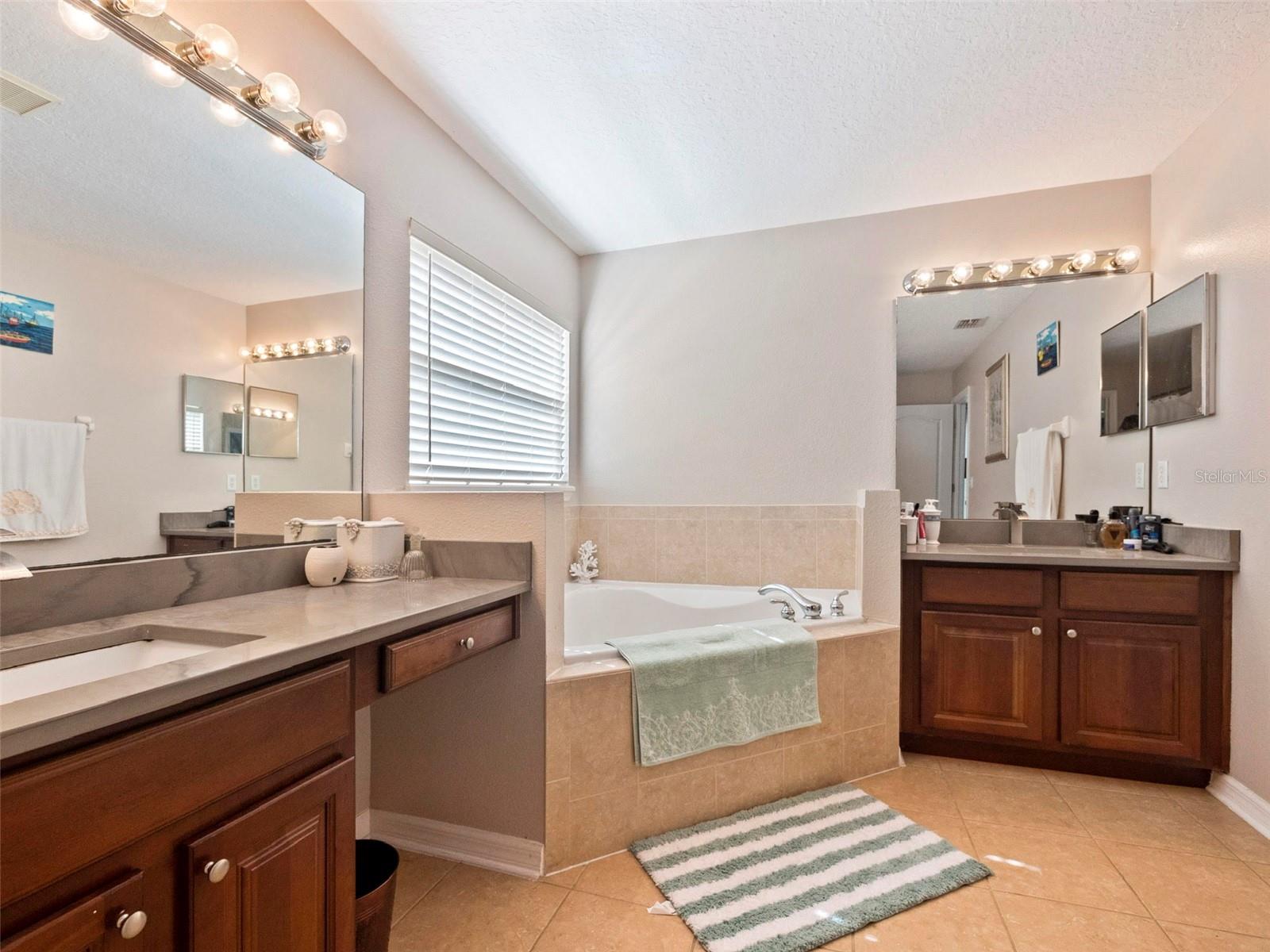 CYPRESS SHADOWS UNIT 1 - Residential