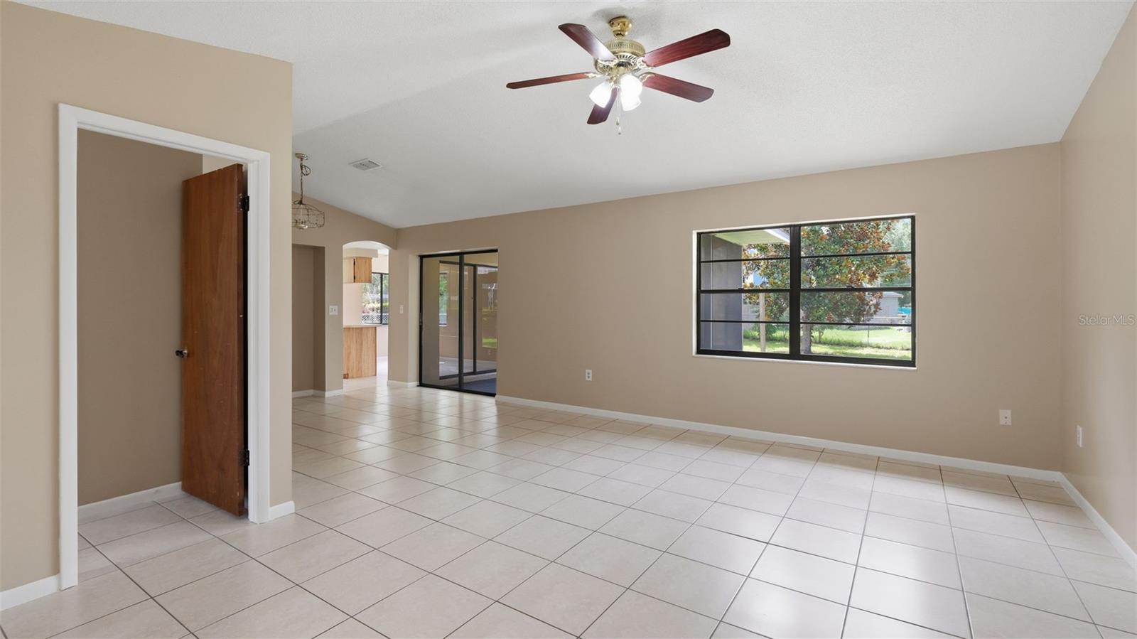 SPRING HILL - Residential