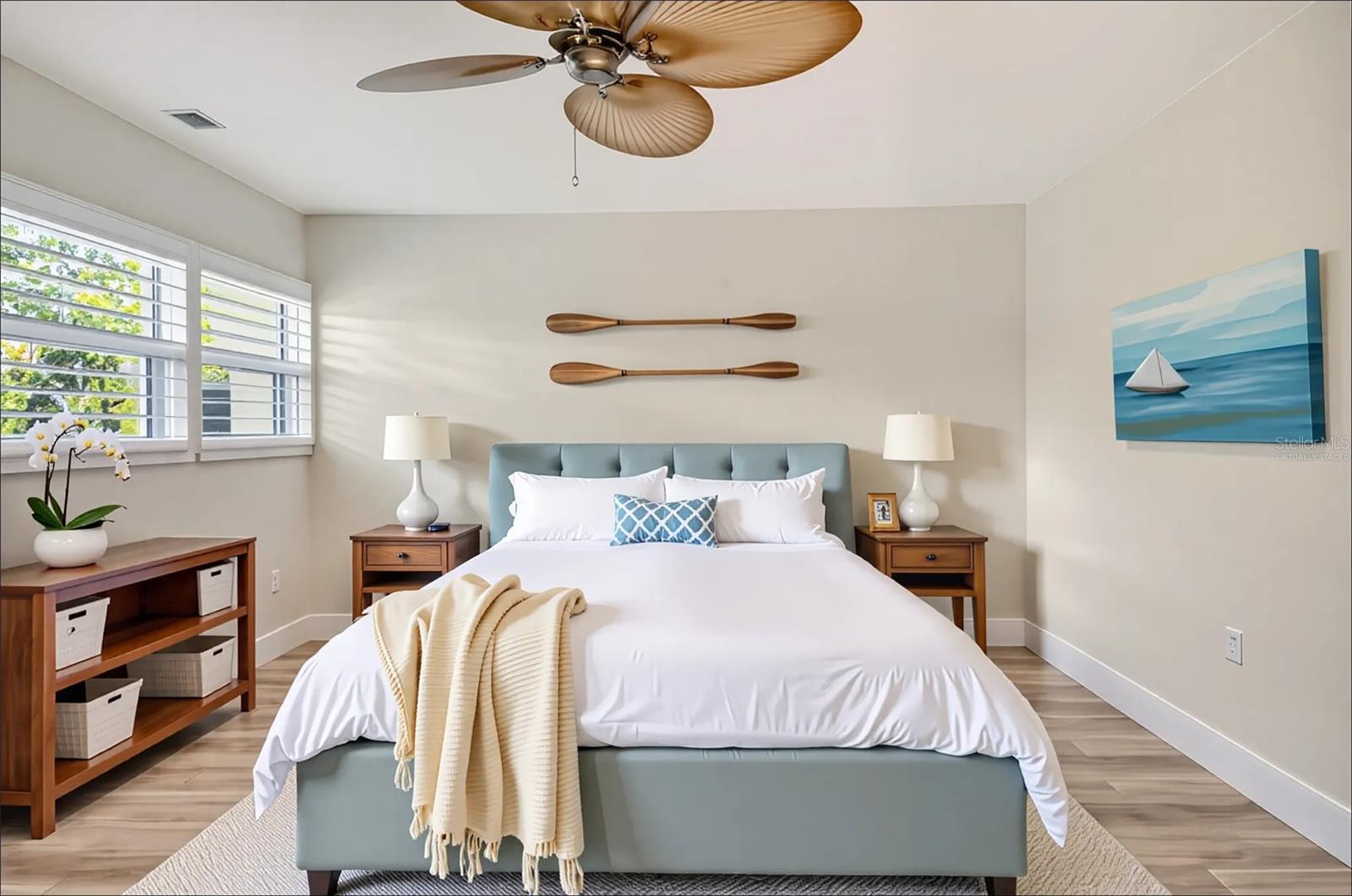 WHISPERING SANDS - Residential