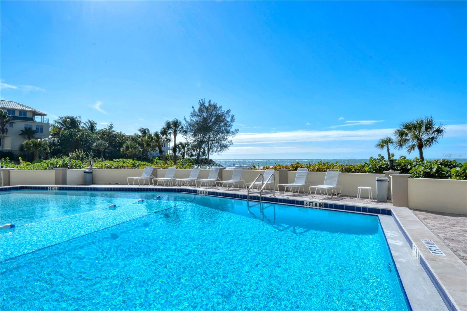 WHISPERING SANDS - Residential